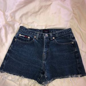 Tommy Jeans - Cutoff Shorts